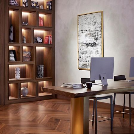 Movenpick Jumeirah Village Triangle دبي المظهر الخارجي الصورة The library at the hotel