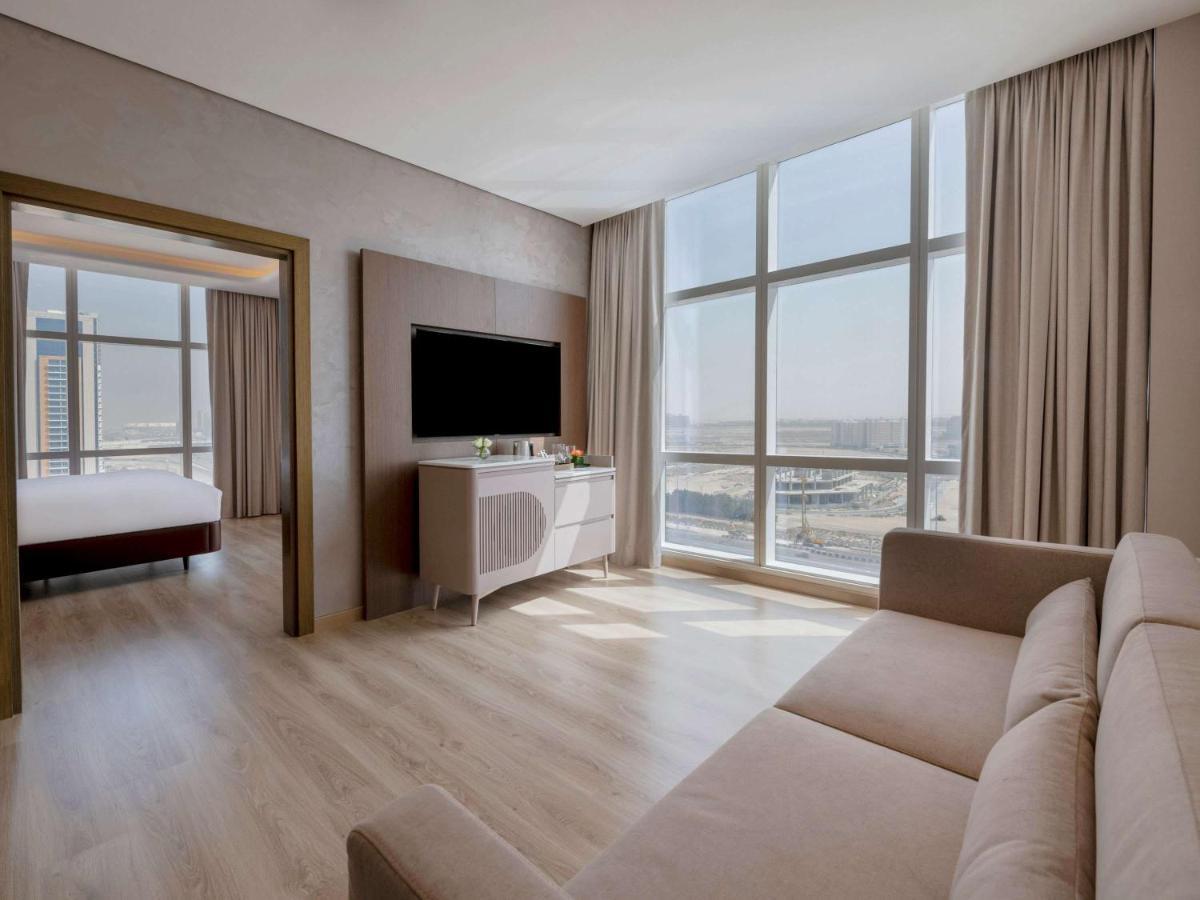 Movenpick Jumeirah Village Triangle دبي المظهر الخارجي الصورة Suite