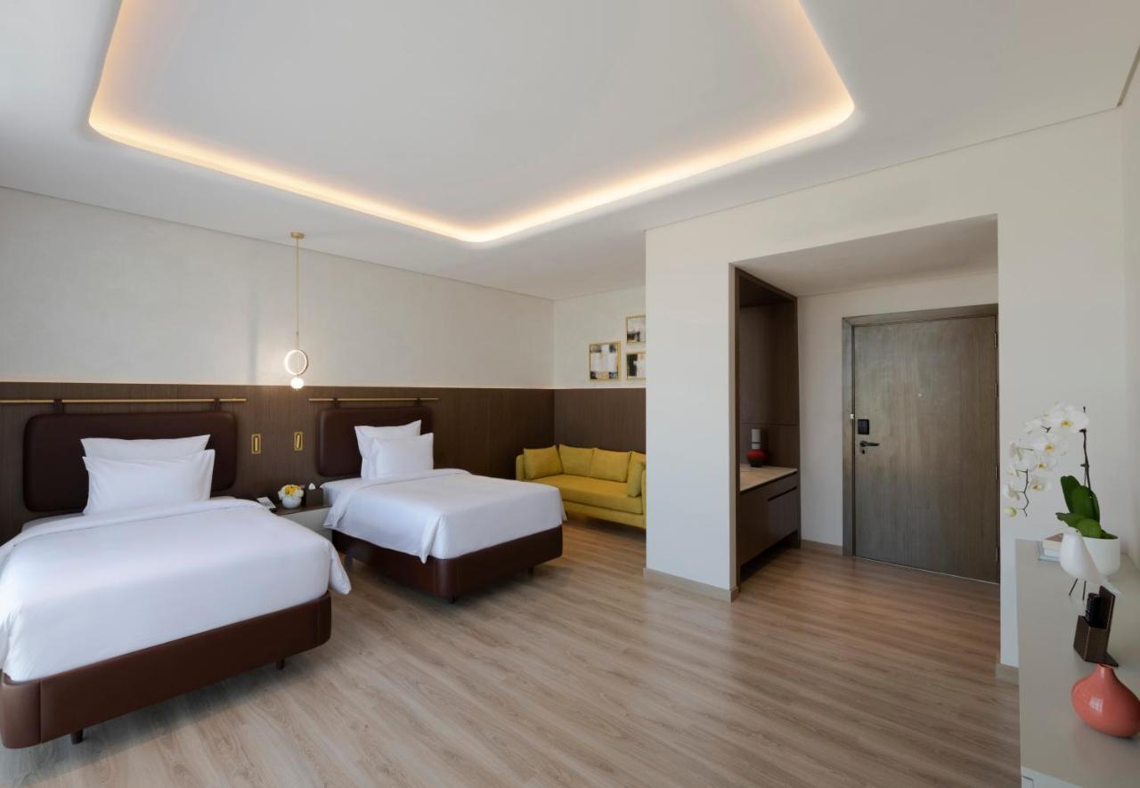 Movenpick Jumeirah Village Triangle دبي المظهر الخارجي الصورة