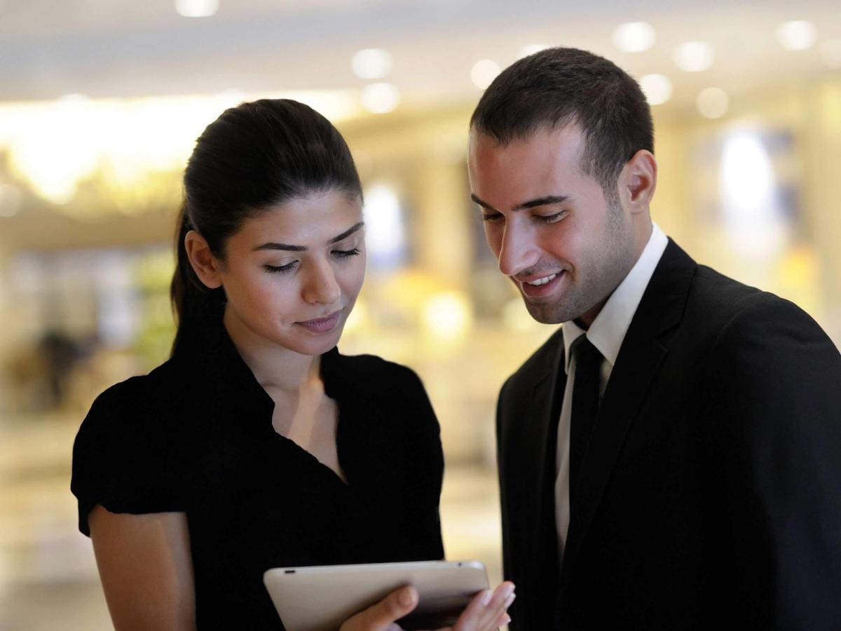 Movenpick Jumeirah Village Triangle دبي المظهر الخارجي الصورة Concierge